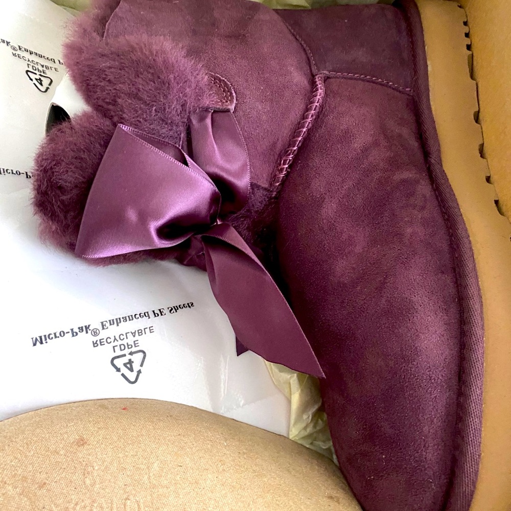 Ugg Mini Bow boot